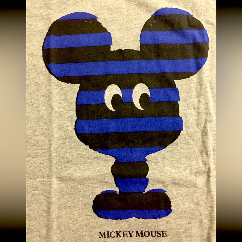 UNIQLO UT DISNEY MICKEY "STRIPED" GRAPHIC GRAY TSHIRT - MEDIUM